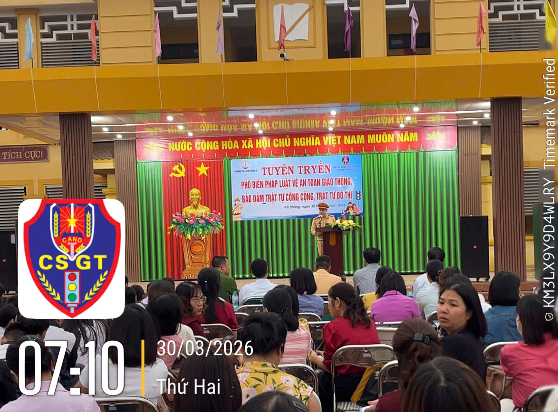 Đội Cảnh sát giao thông số 5 tổ chức tuyên truyền pháp luật về an toàn giao thông tại Trường THPT Kim Thành II